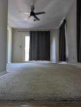 3158 Oak St, Unit 3158 in Kansas City, MO - Foto de edificio - Building Photo