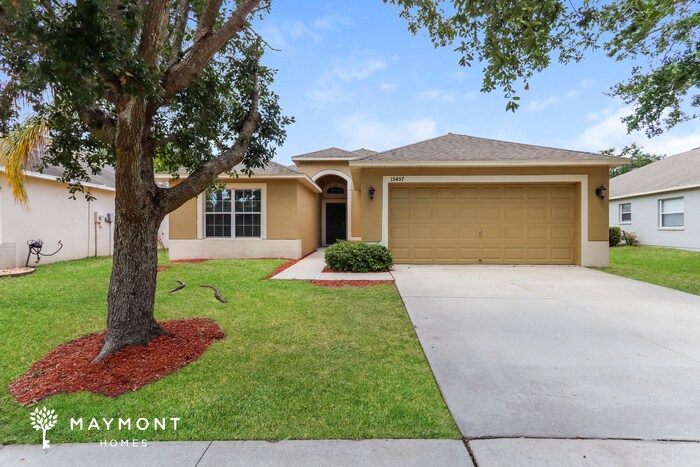 15457 Long Cypress Dr in Ruskin, FL - Building Photo