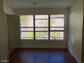 2796 S University Dr in Davie, FL - Building Photo - Building Photo