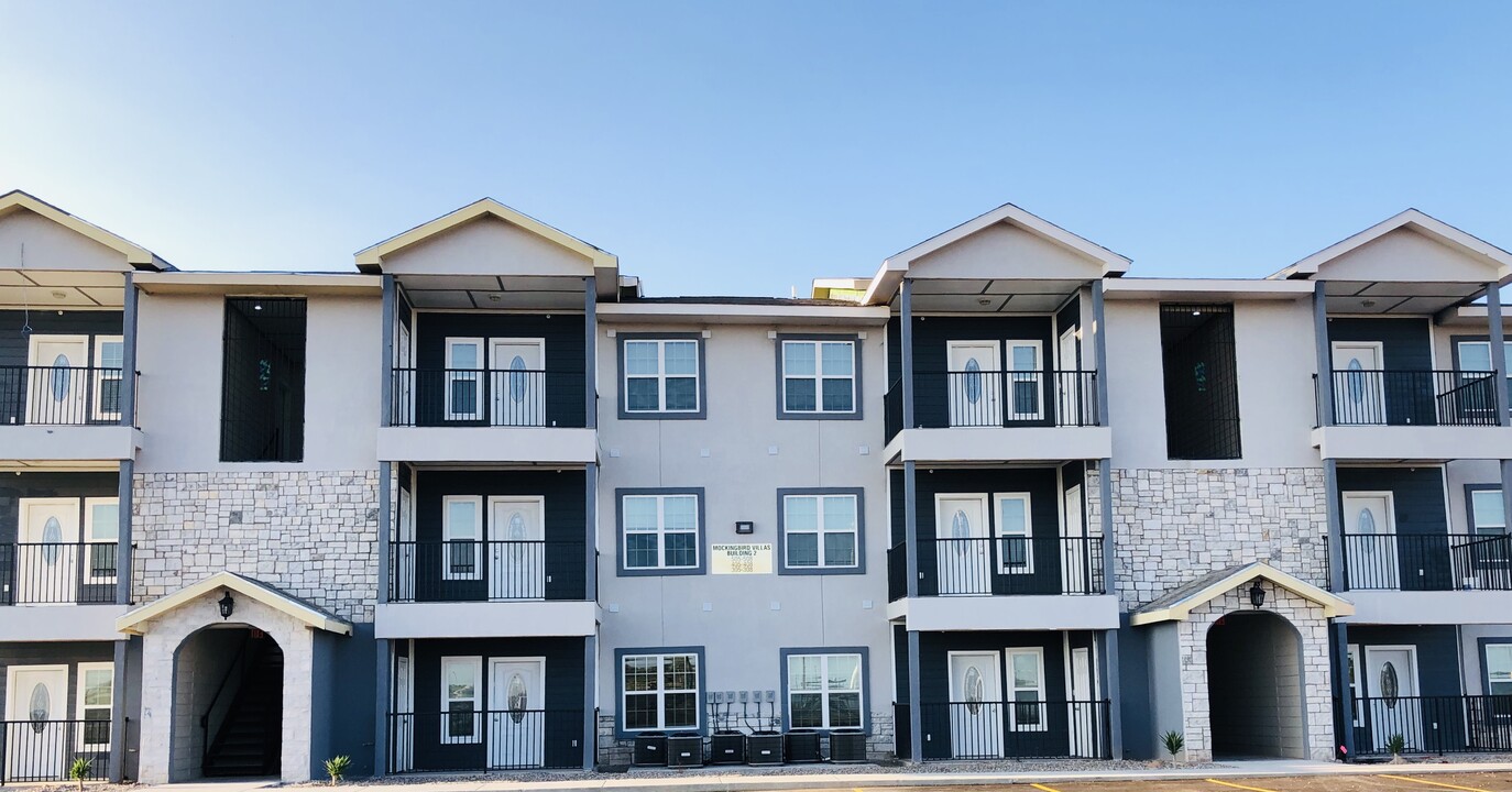 Mockingbird Apartments in Monahans, TX - Building Photo