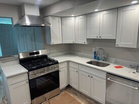 2808 Banksville Ave in Pittsburgh, PA - Building Photo