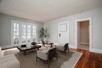 738 Kingsland Ave, Unit Second Floor in University City, MO - Building Photo - Building Photo