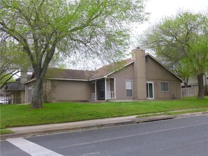 8510 Palace Pkwy in Austin, TX - Foto de edificio - Building Photo