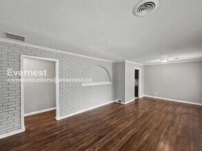 1758 Woodburn Dr in Memphis, TN - Building Photo - Building Photo