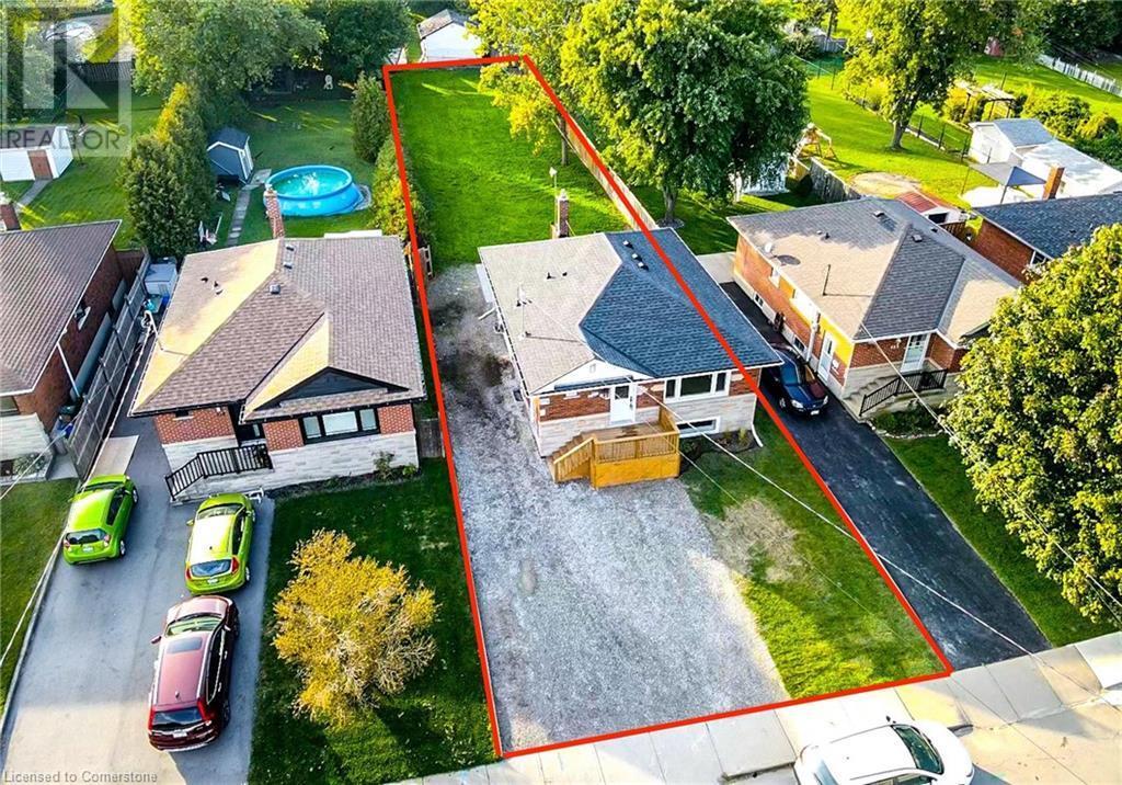 326 E 42nd St in Hamilton, ON - Building Photo