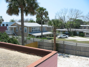 302 4th Ave N in Jacksonville Beach, FL - Building Photo - Building Photo