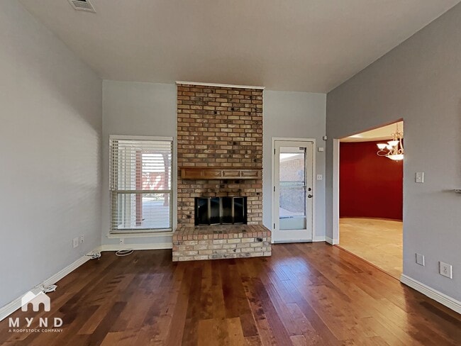 1607 Boardwalk Ct in Arlington, TX - Foto de edificio - Building Photo