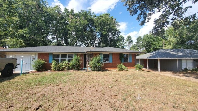 property at 890 W Marigold Ln