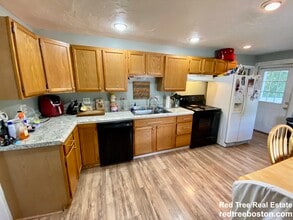335 Baker St, Unit 2 in Boston, MA - Building Photo - Building Photo