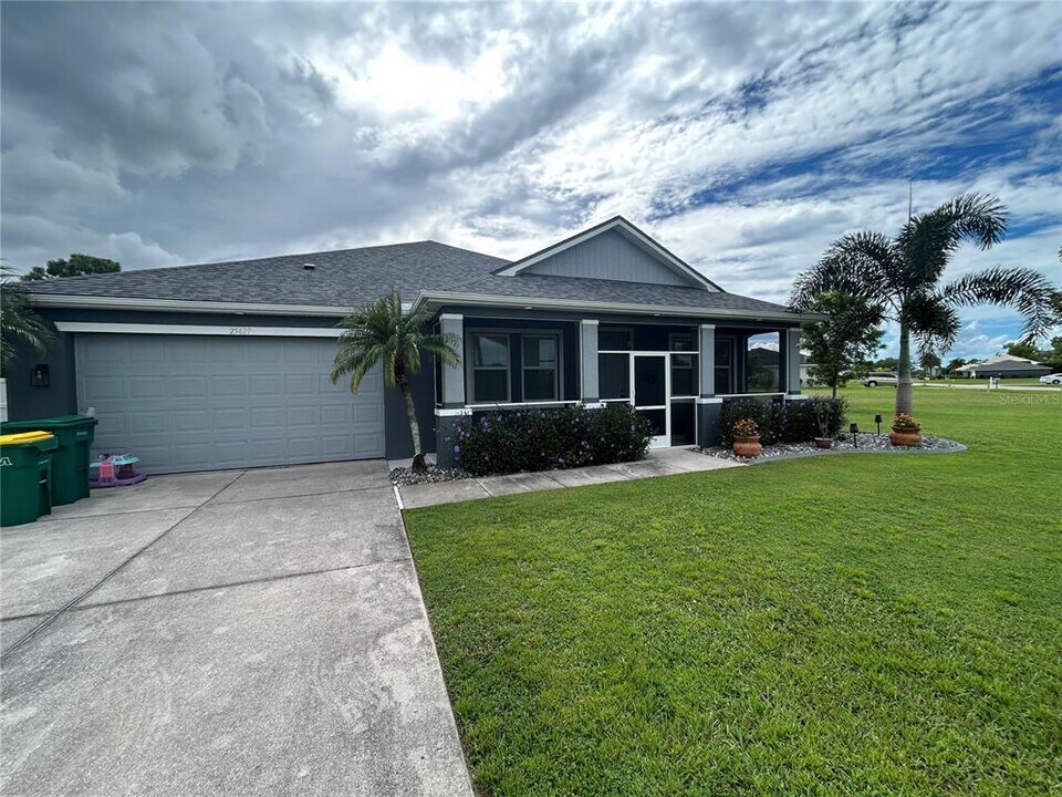 25427 Doredo Dr in Punta Gorda, FL - Building Photo