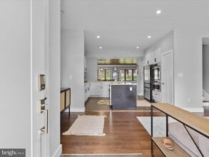 3005 Rogers Dr in Falls Church, VA - Building Photo - Building Photo
