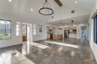 1211 Westhaven Dr in Canyon Lake, TX - Building Photo - Building Photo