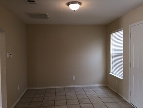 1107 Wayne Ave in Duncanville, TX - Building Photo - Building Photo