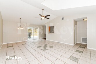 708 Prospect Ave in Lehigh Acres, FL - Foto de edificio - Building Photo