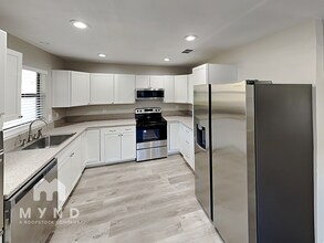 204 S Maki Rd in Plant City, FL - Building Photo - Building Photo