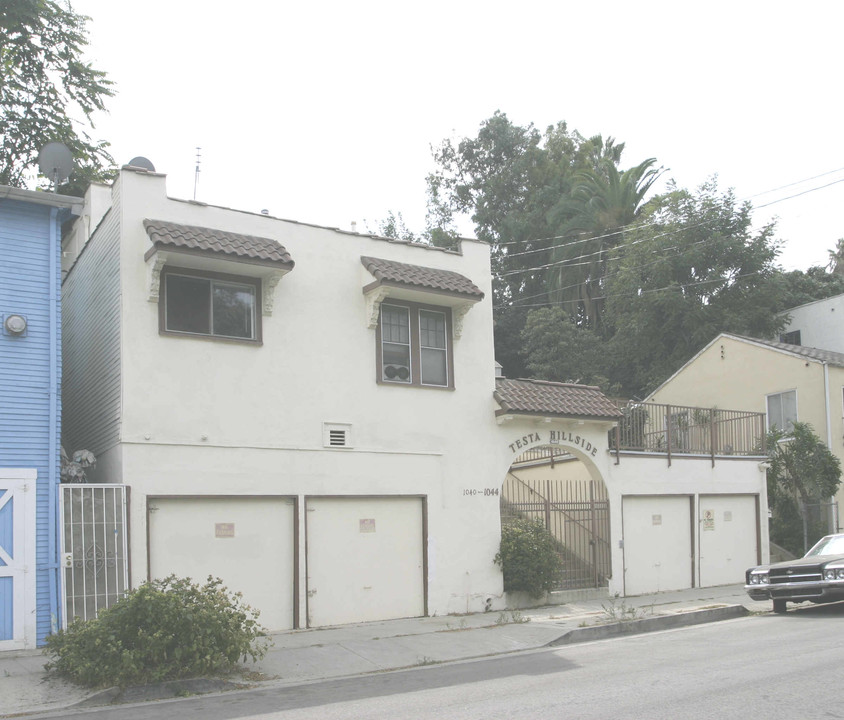 Testa Hillside in Los Angeles, CA - Foto de edificio