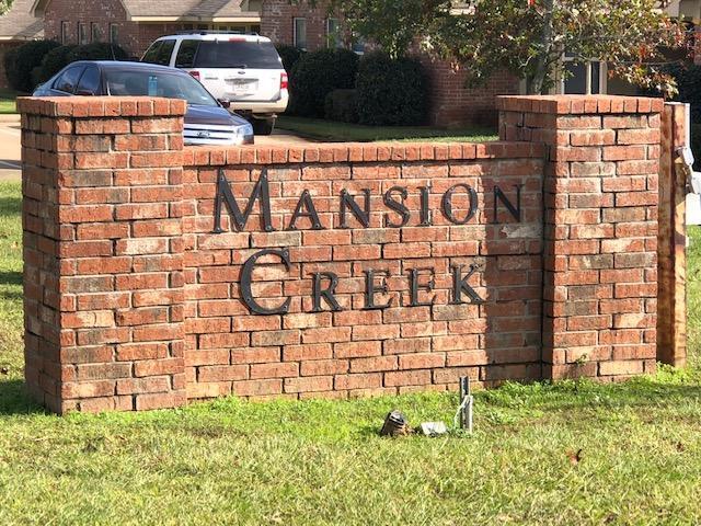 property at 8641 Mansion Creek Cir