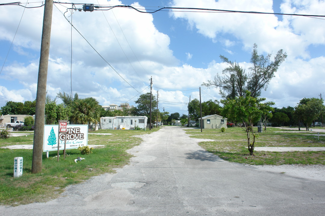 Pine Grove Trailer Court in Lake Worth, FL - Building Photo