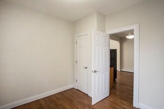 251 Beacon Ave in Jersey City, NJ - Foto de edificio - Building Photo