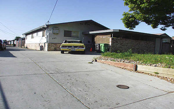 283 Cherry Way in Hayward, CA - Building Photo - Building Photo