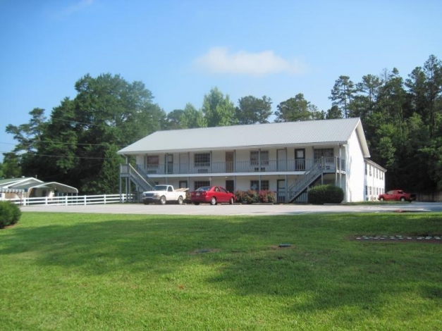 Breezeway Apartments in Franklin, GA - Building Photo - Building Photo