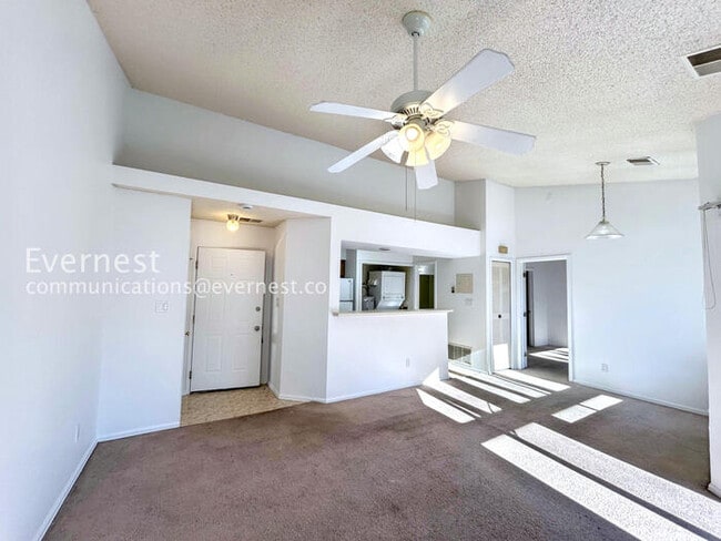 3700 Iguana Dr in Colorado Springs, CO - Foto de edificio - Building Photo