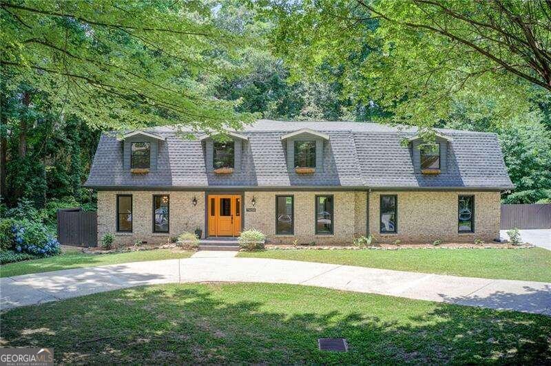 7050 Glenridge Dr in Atlanta, GA - Building Photo