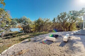 5747 County Rd 309 in Kingsland, TX - Building Photo - Building Photo
