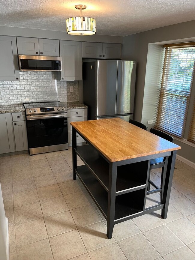 6066 Rock Glen Dr in Elkridge, MD - Building Photo - Building Photo