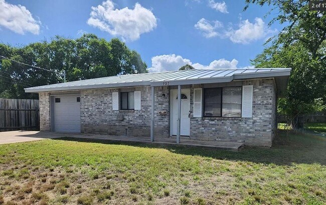property at 907 Barry Dr