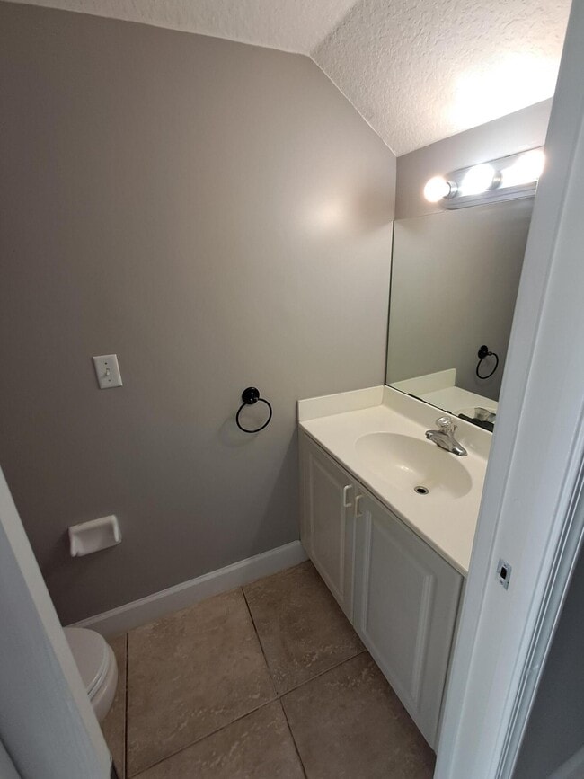 2702 Lakeview Dr W in Royal Palm Beach, FL - Building Photo - Building Photo