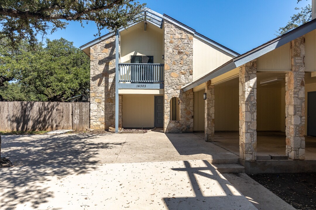 14303 Indian Woods in San Antonio, TX - Building Photo