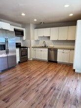 211 Mulberry Ln in Auburn, CA - Foto de edificio - Building Photo