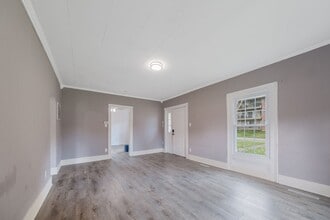 701 S Embarras Ave in Tuscola, IL - Building Photo - Building Photo