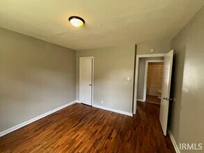 1121 S Dexter Ave in Evansville, IN - Building Photo - Building Photo