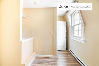 Private bedroom in 8 bed/3.5 bath Home in Washington, DC - Building Photo - Building Photo