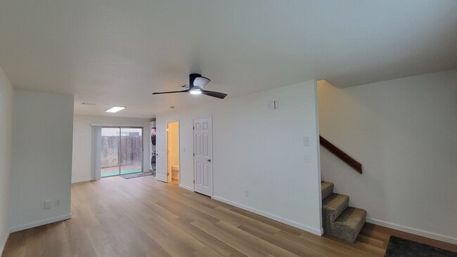 2500 Lawrence St in Ceres, CA - Building Photo - Building Photo