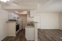 Canyon Creek in Dallas, TX - Building Photo - Building Photo