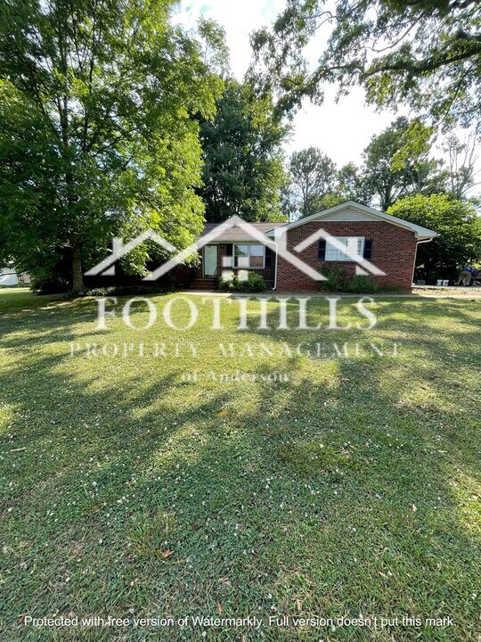 102 Windemere Way in Anderson, SC - Building Photo