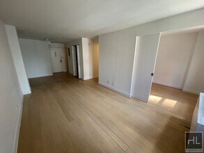 East 39th Street in New York, NY - Building Photo - Building Photo