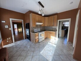 5 Kensington Rd in Worcester, MA - Building Photo