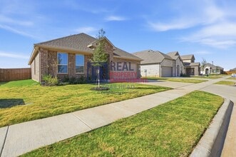 1249 Beltway Ln in Granbury, TX - Building Photo - Building Photo