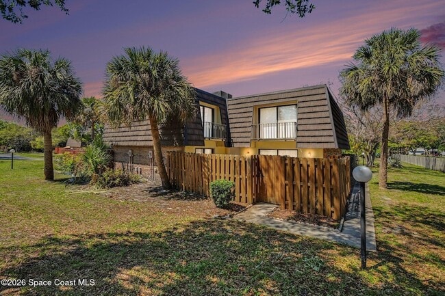 property at 3915 Vista Oaks Cir NE