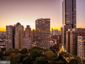 202 W Rittenhouse Square in Philadelphia, PA - Building Photo