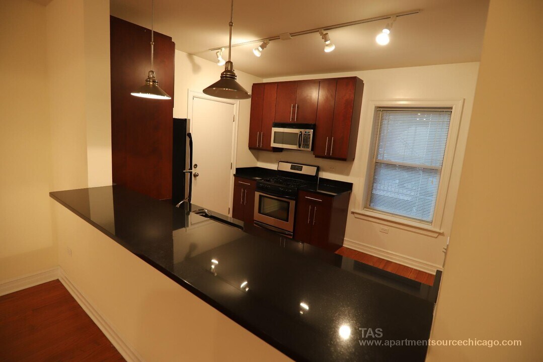 3814 N Sheffield Ave in Chicago, IL - Building Photo