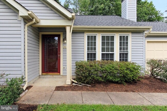 20585 Triple Crown Ct in Ashburn, VA - Building Photo - Building Photo