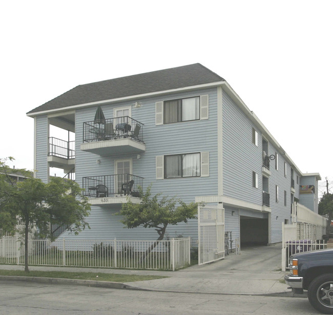 1135 Raymond Ave in Long Beach, CA - Building Photo - Building Photo