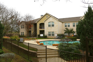 Saddle Creek Apartments