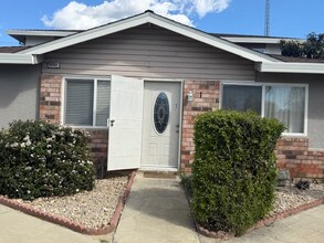 9082 Piñata Way, Unit 1 in Sacramento, CA - Building Photo - Building Photo