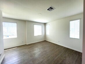 2754 Crimson Way in Pomona, CA - Building Photo - Building Photo